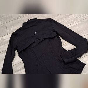 Lululemon define size 4